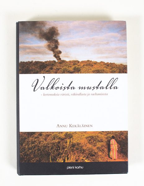 Valkoista mustalla : kertomuksia väristä