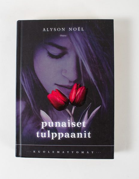 Punaiset tulppaanit - Alyson Noël - Kuva 1