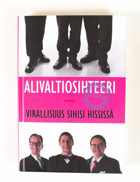 Alivaltiosihteeri : virallisuus sihisi hississä : portaattomasti nousevaa tunnelmaa 2007-2008 - Kuva 1