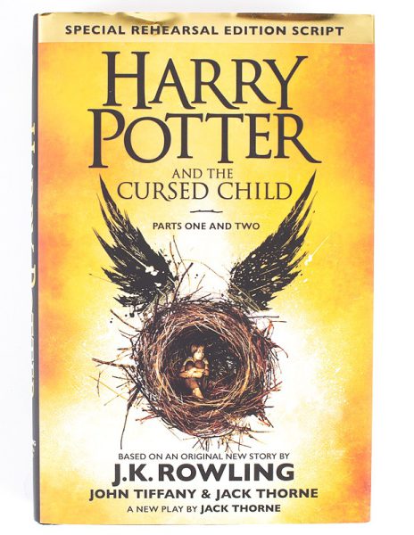 Harry Potter and the cursed child : a new play. Parts one and two - Kuva 1