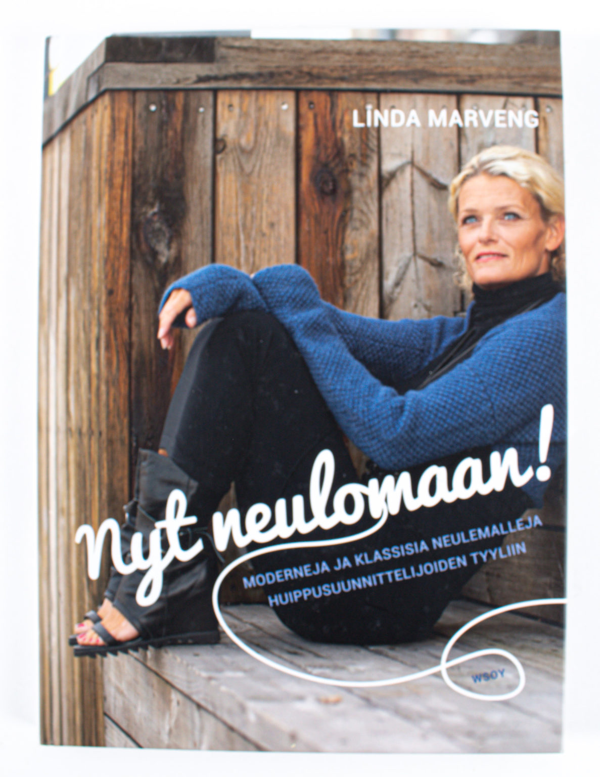 Nyt neulomaan! : moderneja ja klassisia neulemalleja huippusuunnittelijoiden tyyliin - Linda Marveng