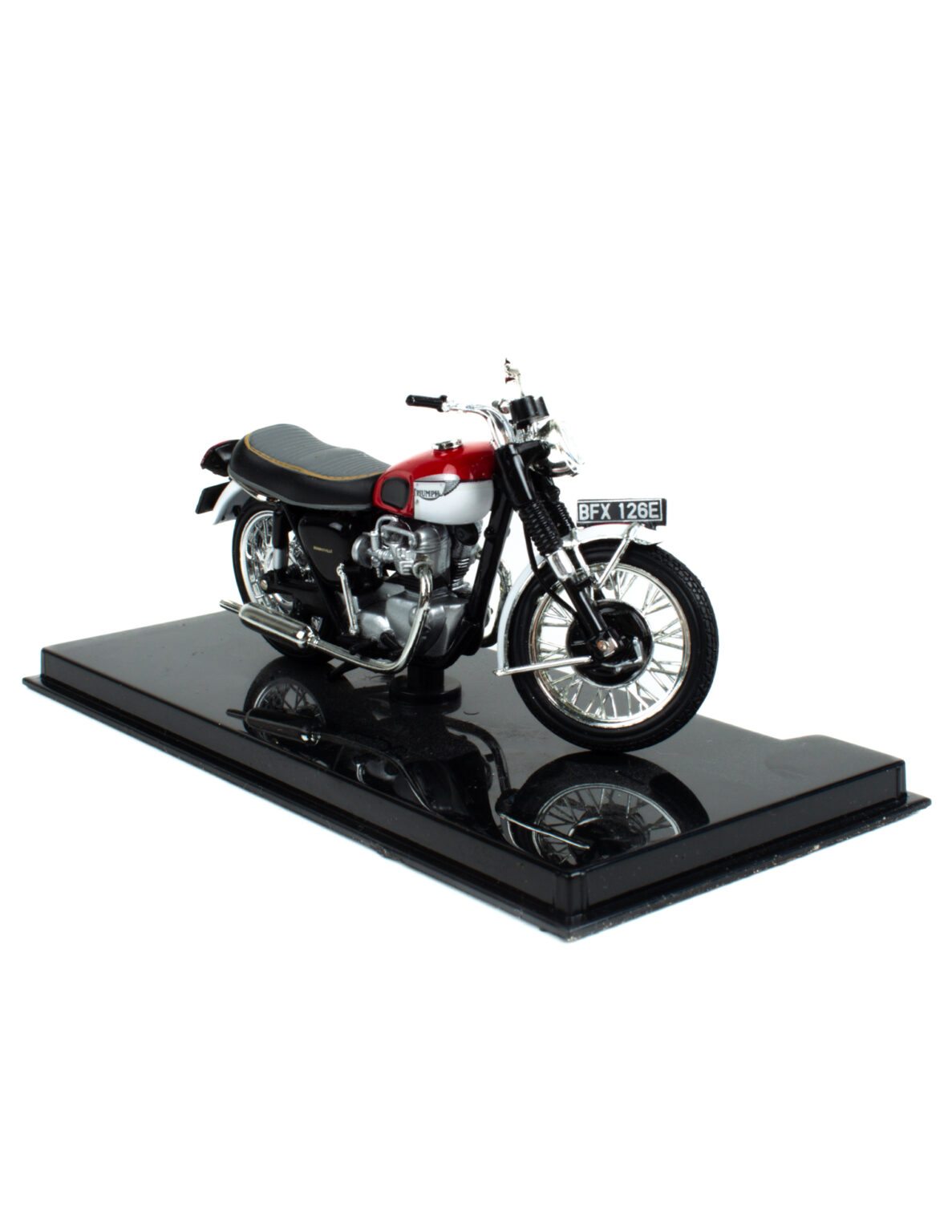 Triumph T120 Bonneville 1967 pienoismalli 1:24 - Image 3