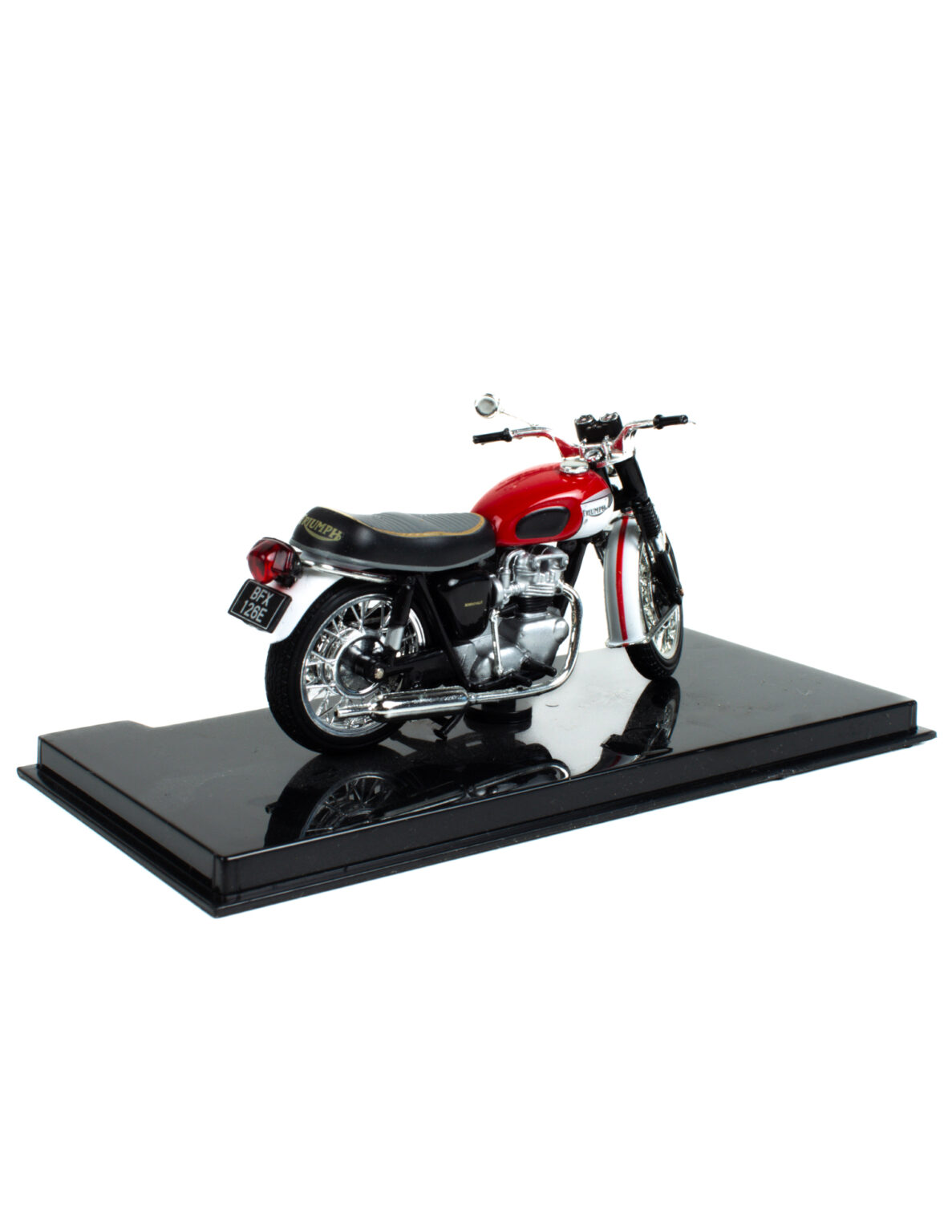 Triumph T120 Bonneville 1967 pienoismalli 1:24 - Image 5