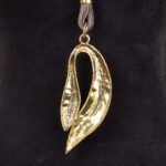 Massiivinen kaulakoru