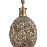 Pronssitettu kuriositeettinen karahvi, 29 cm.