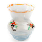 Käsinmaalattu kumelan maljakko